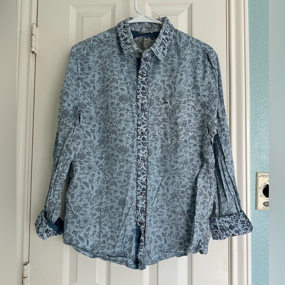 GUESS slim-fit light blue floral/vine print size medium.  Contrast collar/Cuffs